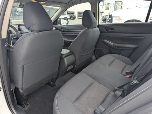 Used 2025 Nissan Altima 2.5 SV FWD image 28