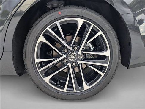 Used 2025 Toyota Camry XLE w/ Premium Plus Package image 10