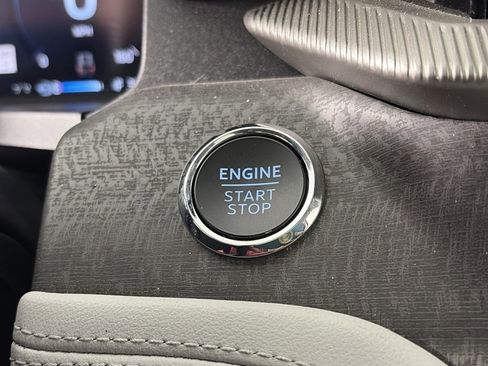 Used 2025 Ford Explorer Platinum w/ LUX Leather Package image 23