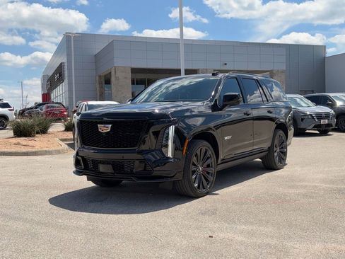 Used 2026 Cadillac Escalade V AWD/4WD image 7