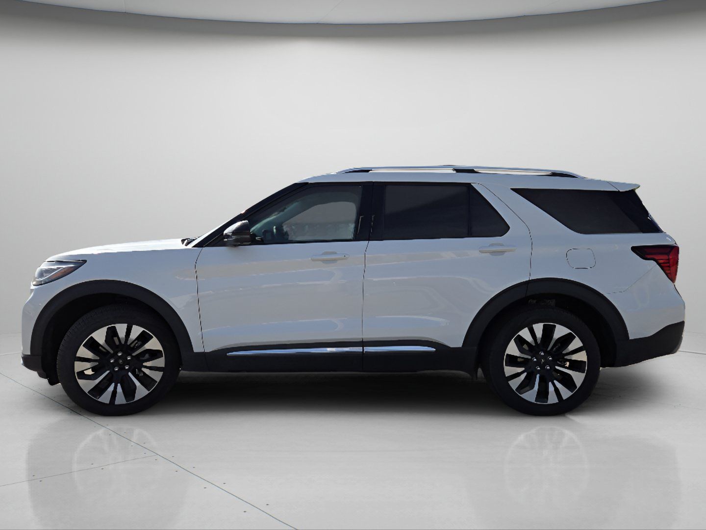 Used 2026 Ford Explorer Platinum w/ LUX Leather Package AWD/4WD image 23
