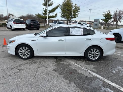 Used 2017 Kia Optima EX image 18