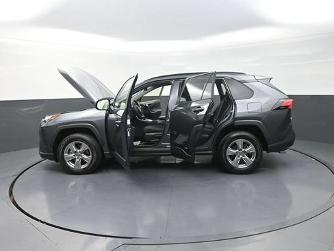 Used 2025 Toyota RAV4 LE AWD/4WD image 41