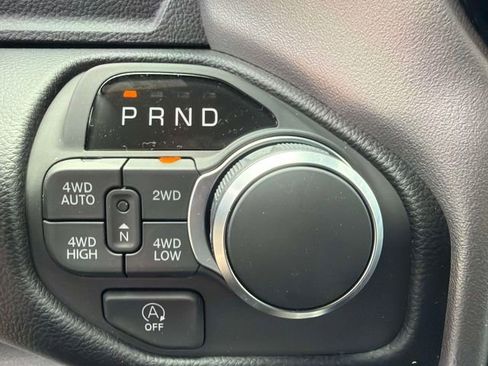 New 2026 RAM 1500 4x4 Crew Cab image 32