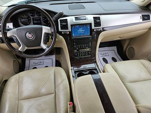 Used 2007 Cadillac Escalade AWD w/ Information Package image 8