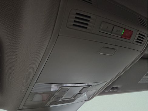 New 2026 Volkswagen Taos SE FWD image 19