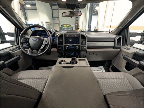 Used 2022 Ford F250 XLT w/ XLT Value Package AWD/4WD image 9