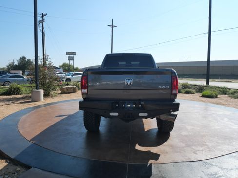 Used 2015 RAM 2500 Tradesman w/ Chrome Appearance Group image 3