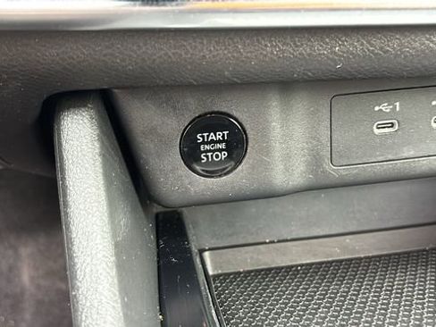 Used 2025 Nissan Rogue SV AWD/4WD image 15