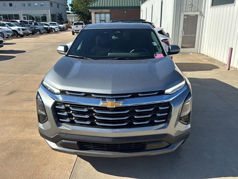 Used 2026 Chevrolet Equinox LT FWD image 7