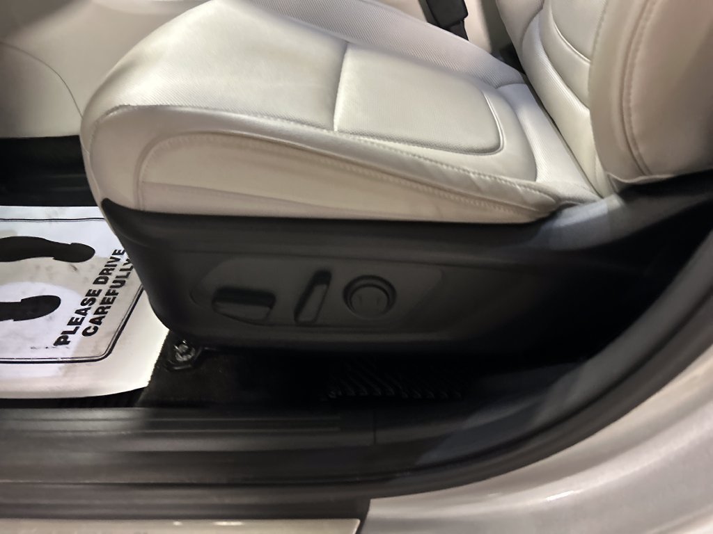 Used 2025 Hyundai Tucson Limited AWD/4WD image 11