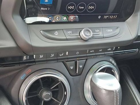 Used 2019 Chevrolet Camaro LT w/ Technology Package RWD image 17