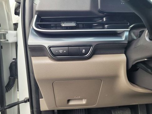 Used 2025 Kia Carnival LX image 23