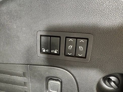 Used 2018 GMC Yukon Denali image 54