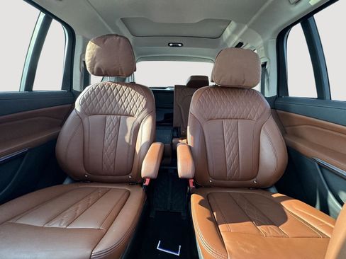 Used 2023 BMW X7 xDrive40i w/ Premium Package image 13