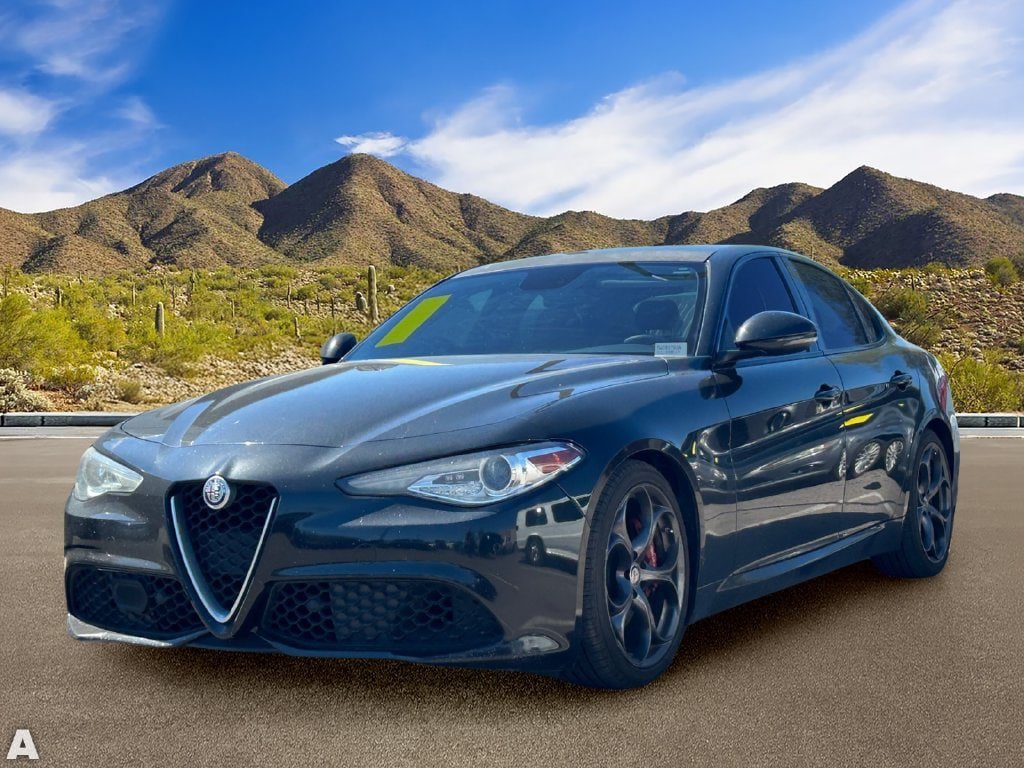 Used 2018 Alfa Romeo Giulia Ti Sport w/ Quick Order Package 22U Sport RWD image 2