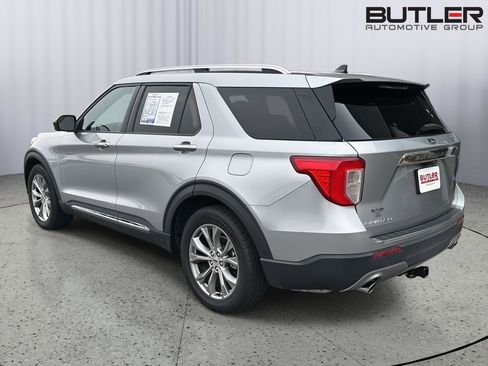 Used 2022 Ford Explorer Limited image 3