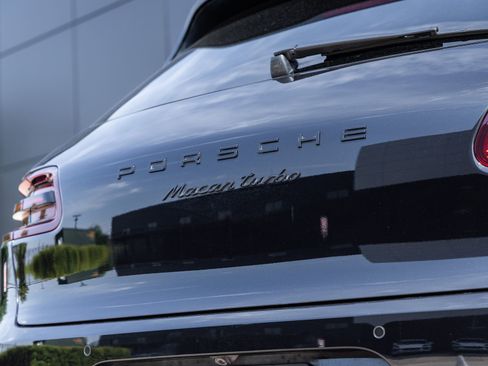 Certified 2017 Porsche Macan Turbo AWD/4WD image 14