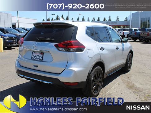 Used 2020 Nissan Rogue S FWD image 7
