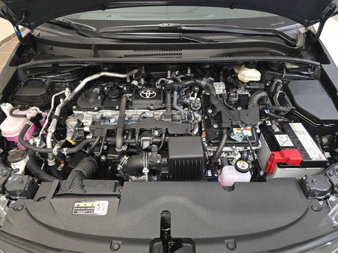 Certified 2025 Toyota Corolla SE FWD image 9