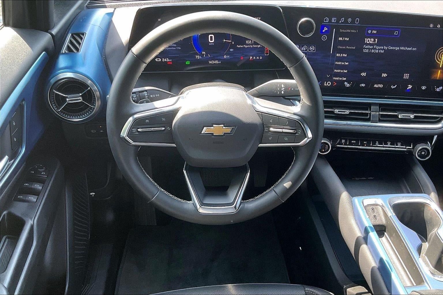 Used 2025 Chevrolet Equinox EV LT w/ Convenience Package FWD image 5