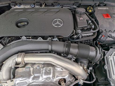 Used 2025 Mercedes-Benz GLB 250 4MATIC image 22