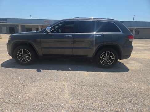 Used 2020 Jeep Grand Cherokee Limited w/ Luxury Group II RWD image 11