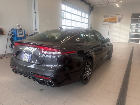 Used 2023 Kia Stinger GT2 image 3