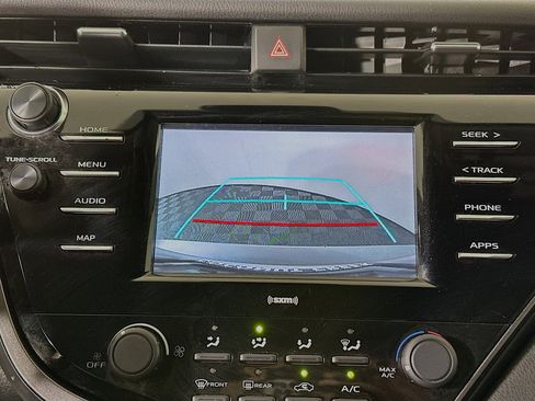 Used 2020 Toyota Camry LE image 24