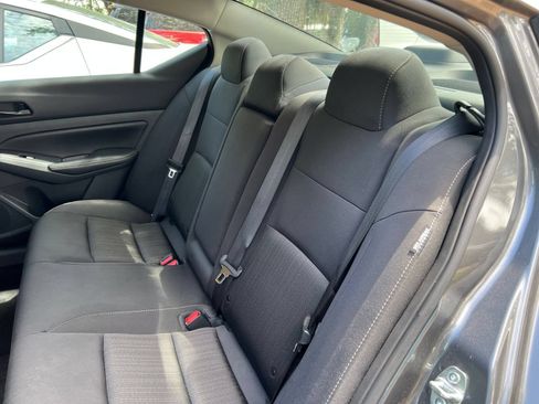 Used 2025 Nissan Altima 2.5 SV FWD image 38