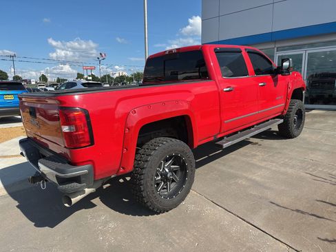 Used 2019 GMC Sierra 2500 SLT w/ Duramax Plus Package AWD/4WD image 3