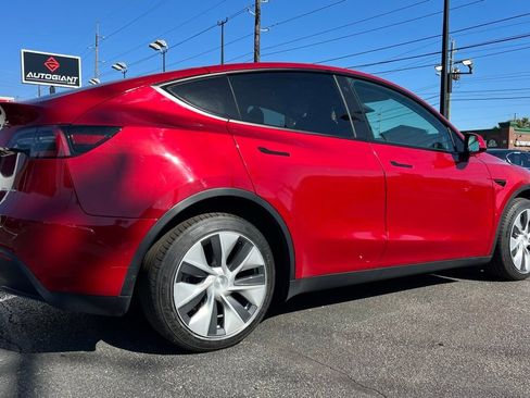 Used 2021 Tesla Model Y Long Range image 8