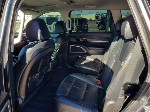 Used 2024 Kia Telluride EX w/ EX Captain's Chair Package image 11