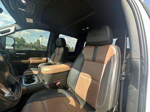 Certified 2022 Chevrolet Silverado 2500 High Country w/ Technology Package AWD/4WD image 10