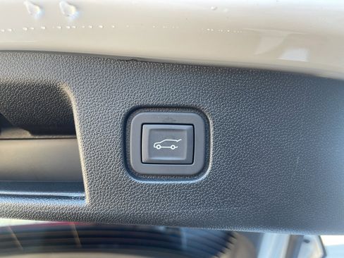 New 2025 Chevrolet Blazer EV LT image 9