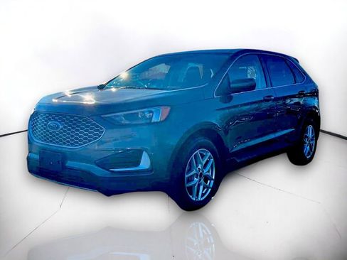 Used 2023 Ford Edge SEL image 2