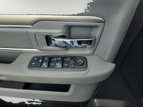 Used 2019 RAM 1500 Classic SLT AWD/4WD image 15