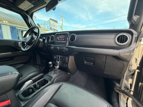Used 2020 Jeep Wrangler Unlimited Sahara w/ Cold Weather Group AWD/4WD image 23