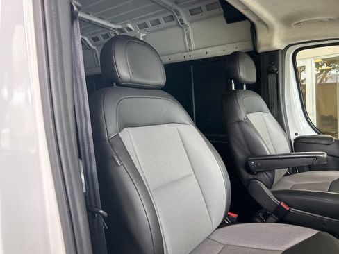Used 2025 RAM ProMaster 2500 w/ Convenience Group FWD image 21