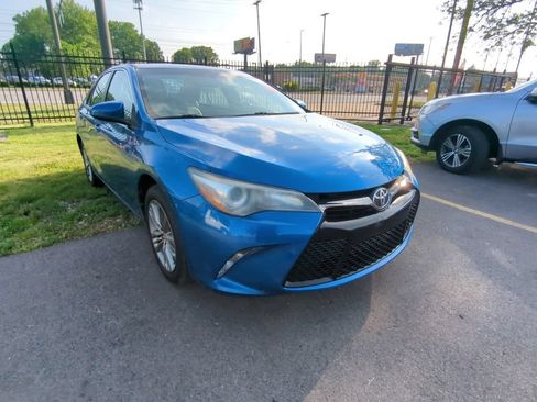 Used 2017 Toyota Camry LE FWD image 3