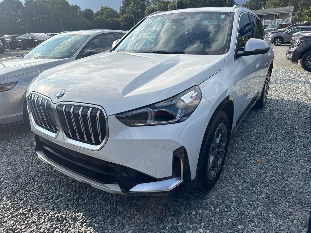 Used 2023 BMW X1 xDrive28i w/ Convenience Package AWD/4WD image 1