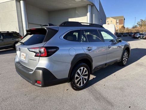 Certified 2025 Subaru Outback Premium image 4