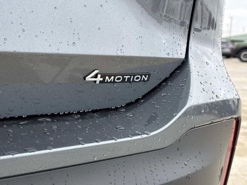 New 2026 Volkswagen Tiguan SE image 4