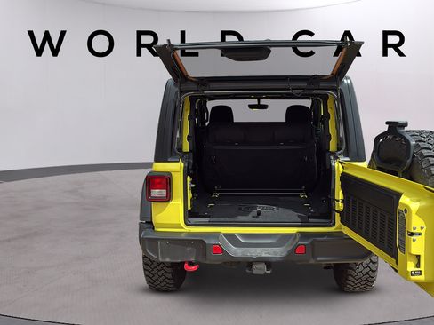 Used 2022 Jeep Wrangler Rubicon w/ Cold Weather Group AWD/4WD image 19