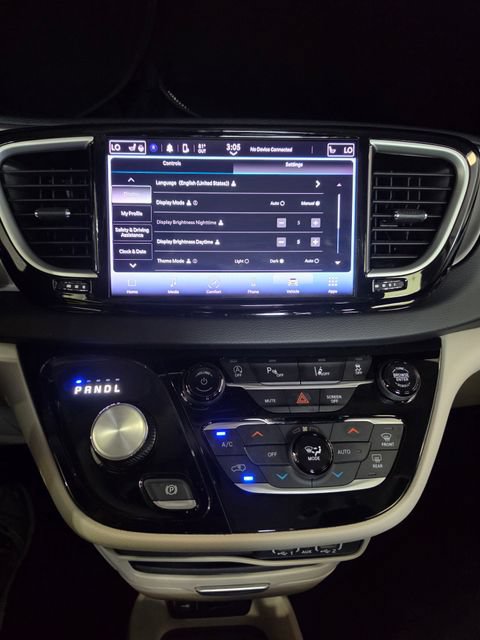 Used 2023 Chrysler Pacifica Touring-L FWD image 30