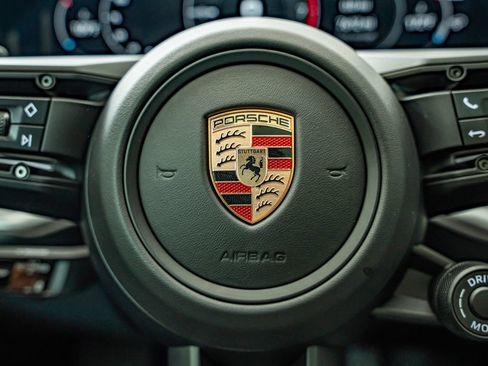 Certified 2025 Porsche Cayenne E-Hybrid Coupe AWD/4WD image 25