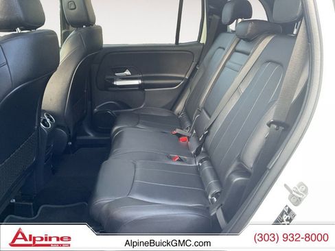 Used 2025 Mercedes-Benz GLB 250 4MATIC image 13