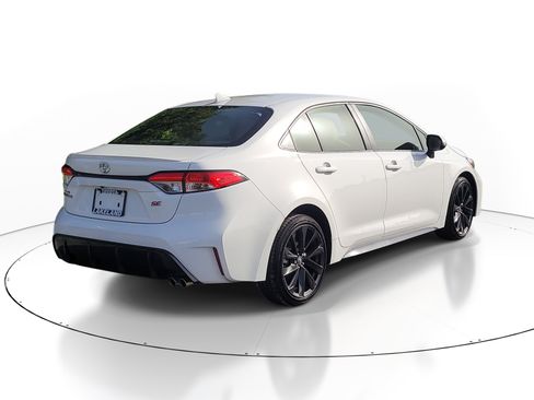 Used 2023 Toyota Corolla SE FWD image 7