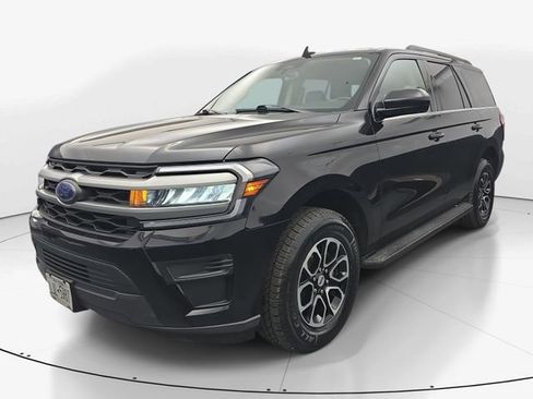 Used 2024 Ford Expedition XLT AWD/4WD image 6