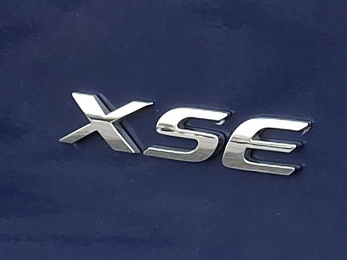 Used 2017 Toyota Corolla XSE image 31